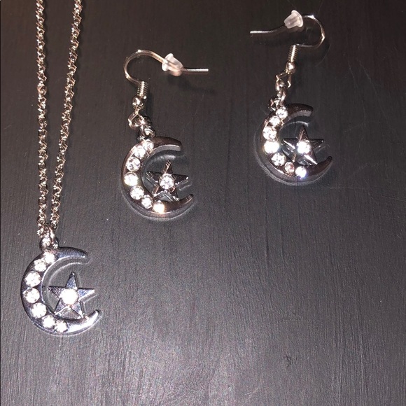 Neckless and earrings - Picture 2 of 2